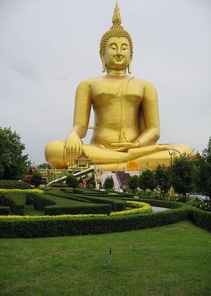 Статуя Будды в Ангтхонге - самые высокие статуи мира