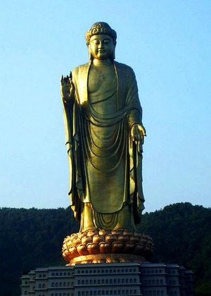 Статуя Будды Вайрочаны - Самая высокая статуя мира